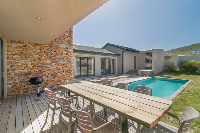 5 Bedroom Property for Sale in Pezula Golf Estate Western Cape